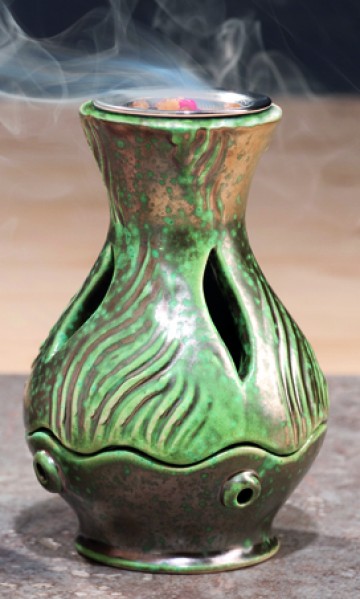 Räucherofen Amazonas grün Keramik H 12 cm B 7,5 cm